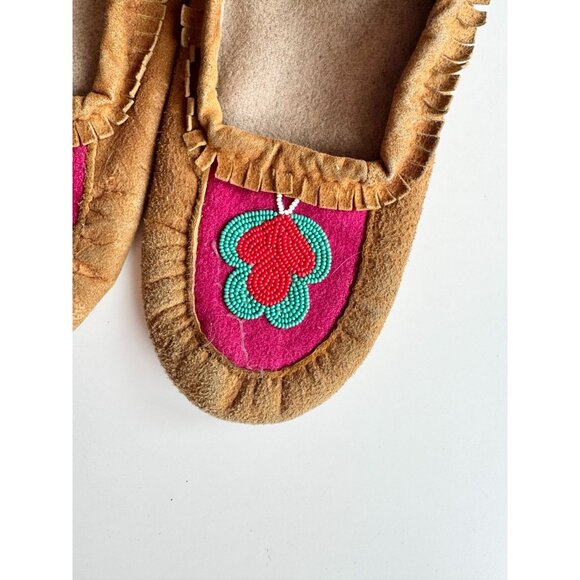 Vintage Handmade Warm Brown Beaded Suede Leather Slippers Moccasins, Size 5 - Picture 4 of 12